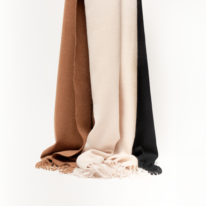 Suri baby alpaca shawl black